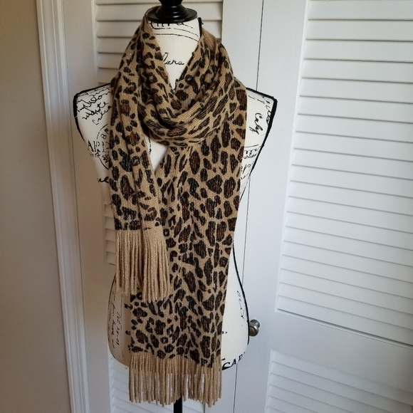 CEJON Scarf Animal Prints With Small Shimmers. - Picture 3 of 10